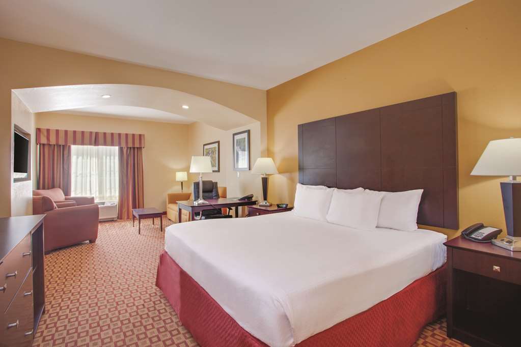 Comfort Inn & Suites Verona At Turning Stone Resort Casino Quarto foto